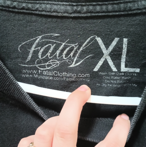 Vintage Y2K Affliction Fatal Graphic Girl w Tattoos. Super cool 😎 Shirt. XL - Picture 3 of 3